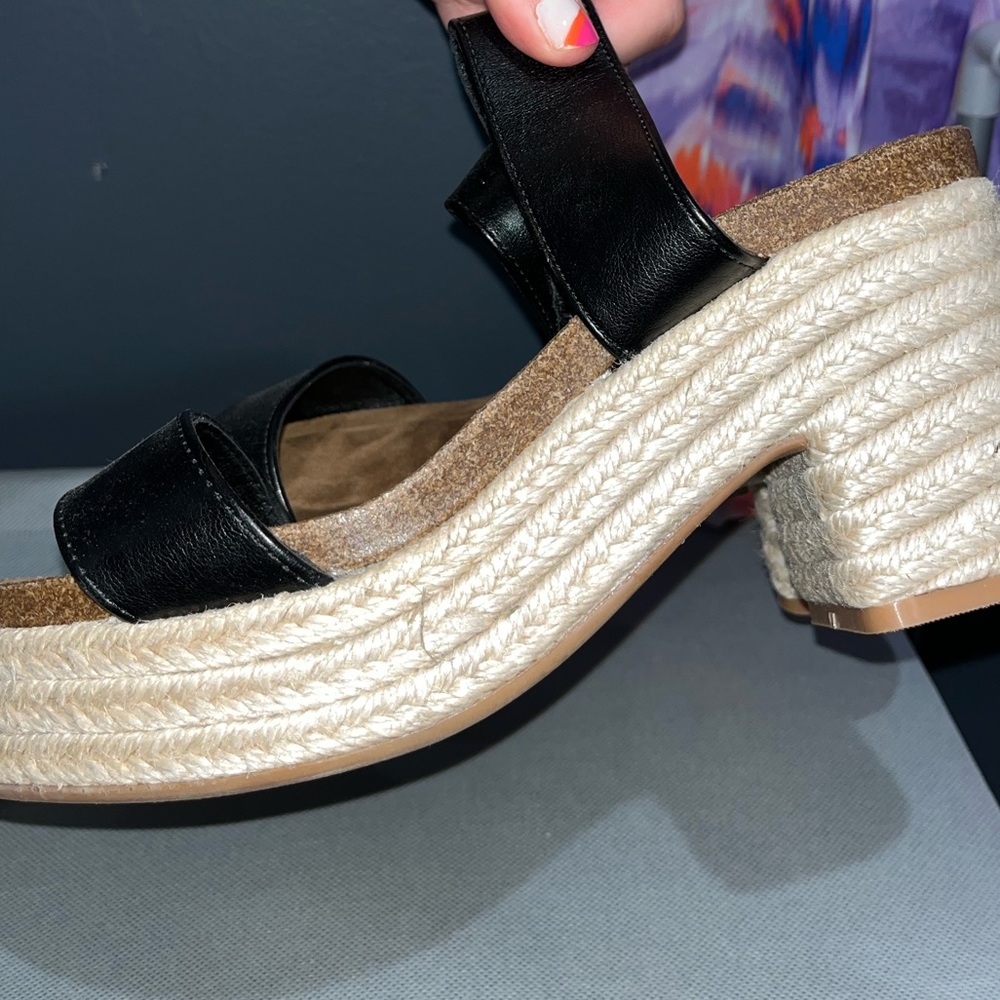 MADDEN GIRL Emerson Womens Platform Sandals Like New Size 8 Black Stipe - Picture 6 of 6